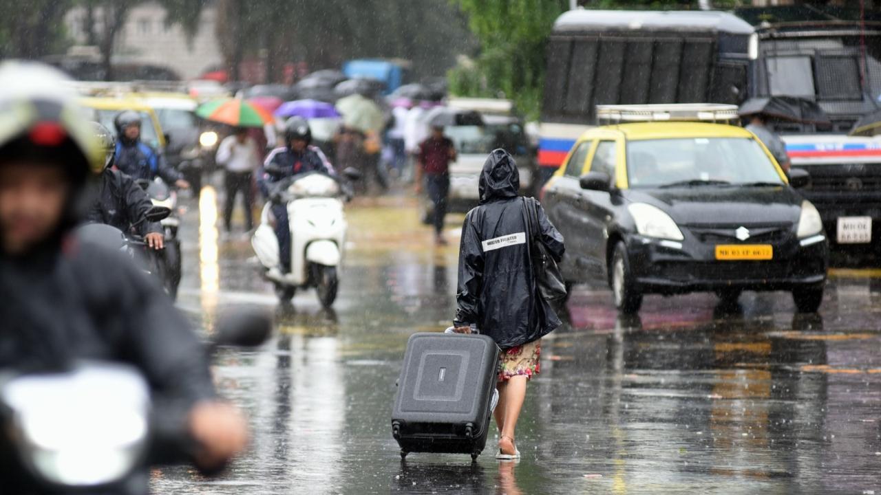 IN PHOTOS: Heavy rains lash Mumbai and its suburbs