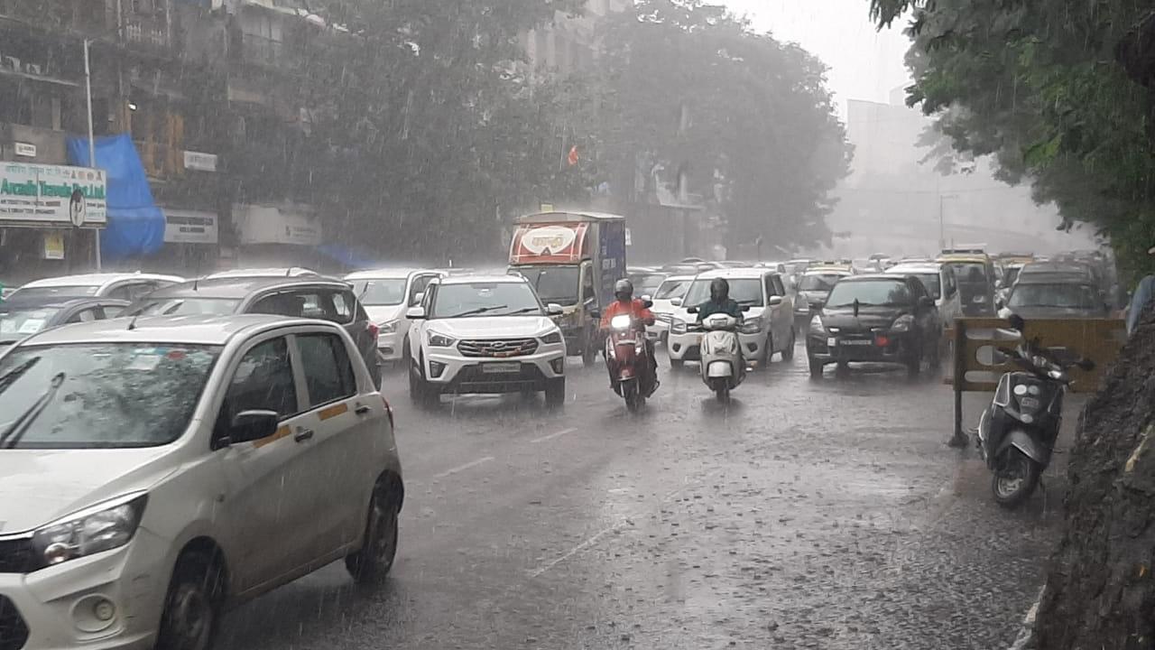 In Photos: Mumbai weather; possibility of moderate to heavy rainfall in city