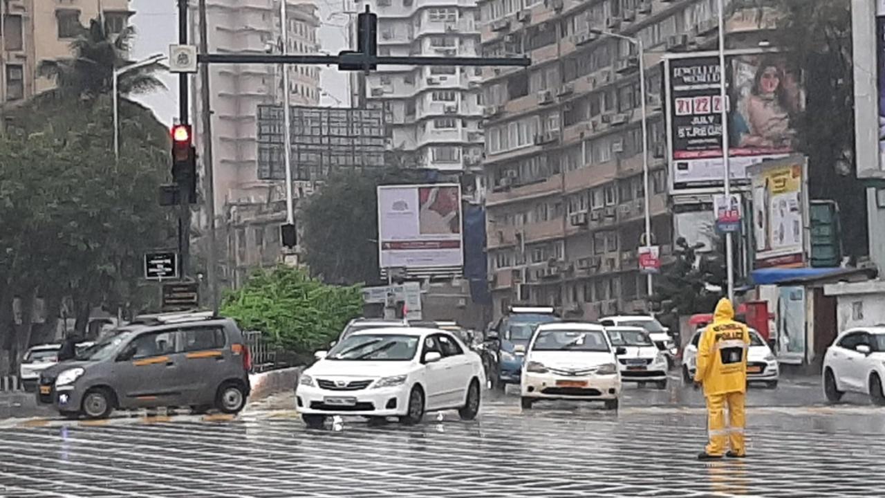In Photos: Mumbai witnesses heavy rainfall