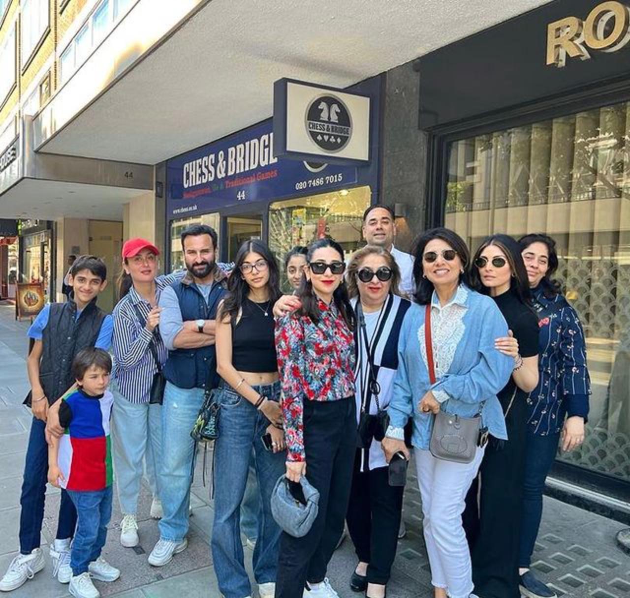 Neetu ji shared this family photograph from the 'Kapoor family' vacation in London