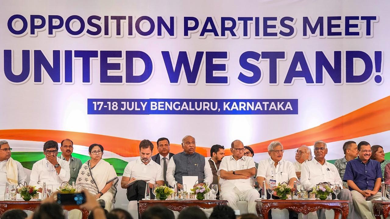 Karnataka: Opposition parties to form 11-member coordination committee, next meeting in Mumbai