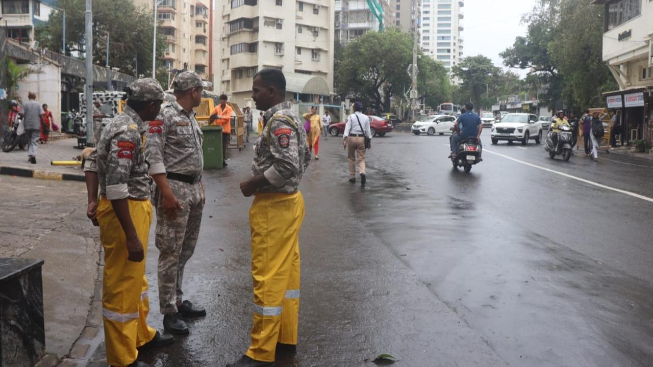 In a traffic notification, Mumbai Police said, On 06/07/2023 during Mumbai visit, the Honourable V.V.I.P. will be visiting Shri Siddhivinayak Temple, situated in the jurisdiction of Dadar Traffic Divsioin in Mumbai. During the visit of Honourable V.V.I.P, temporary traffic arrangements at Shri Siddhivinayak Temple and adjoining roads in the premises will be in place