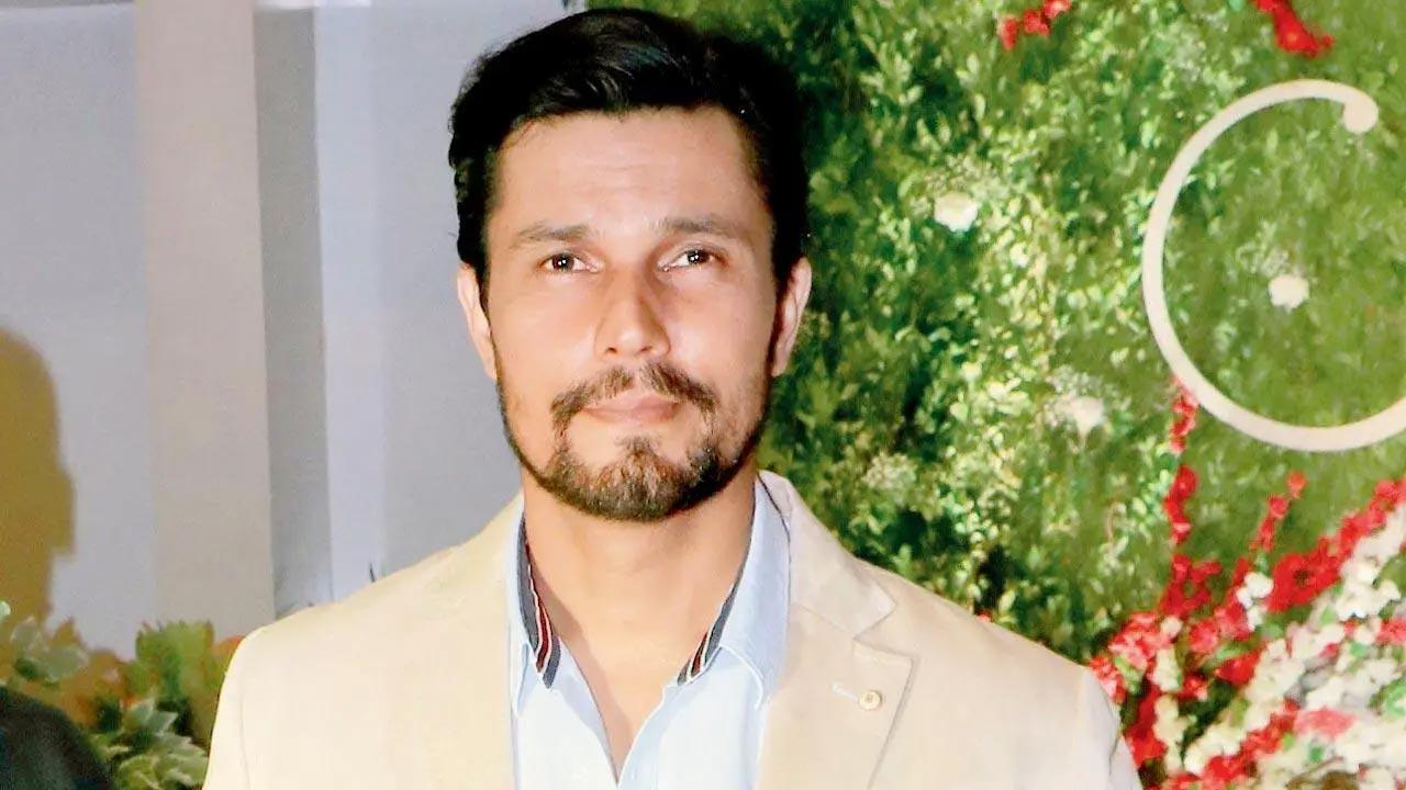 Randeep Hooda serves rations to flood-hit people in Haryana