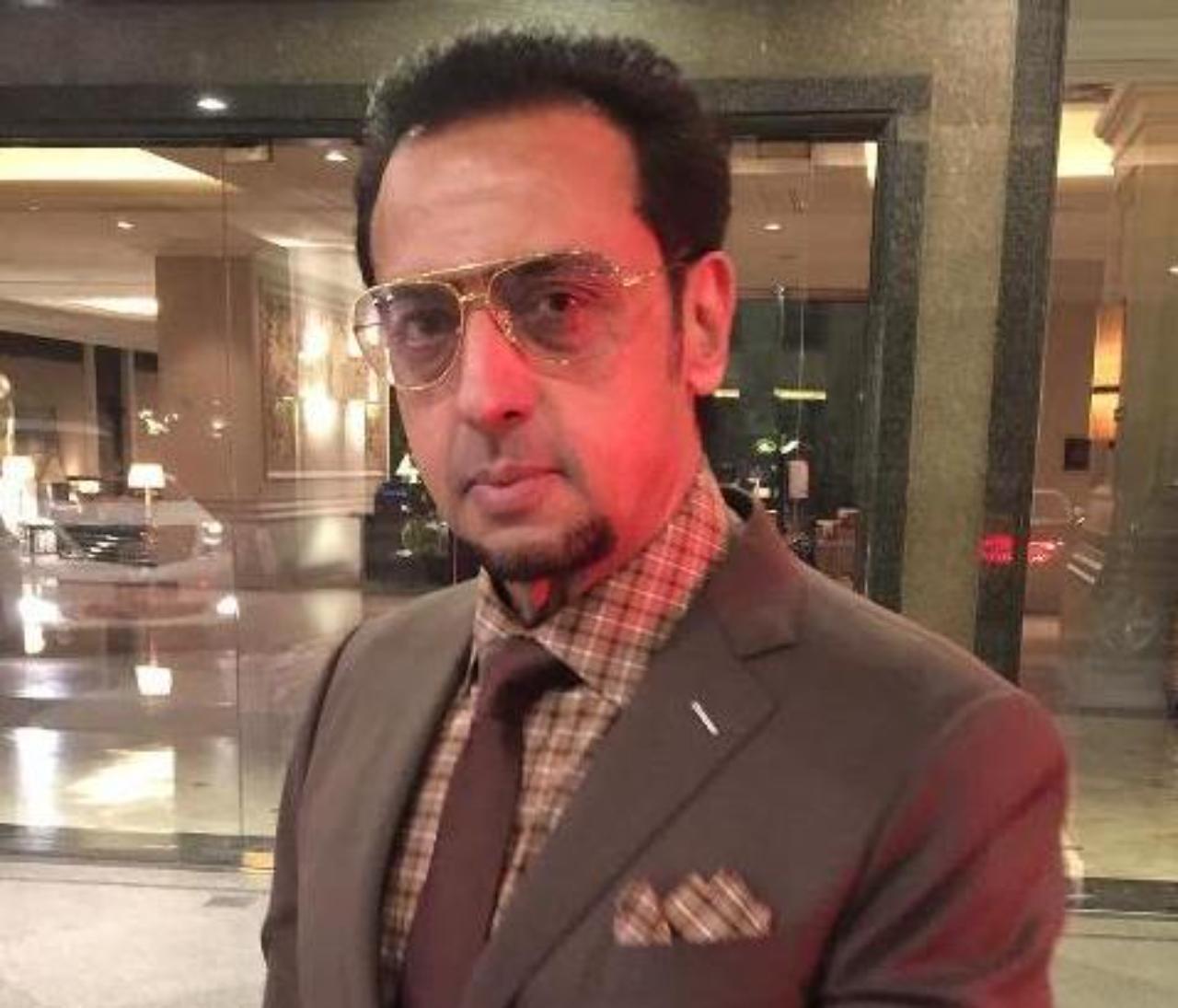 Gulshan Grover was also replaced, but from a Hollywood film. He was replaced from the role of Le Chiffre in Casino Royale