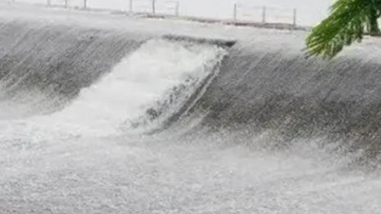 Maharashtra: 5 devotees rescued from temple in middle of swollen Wainganga river in Bhandara