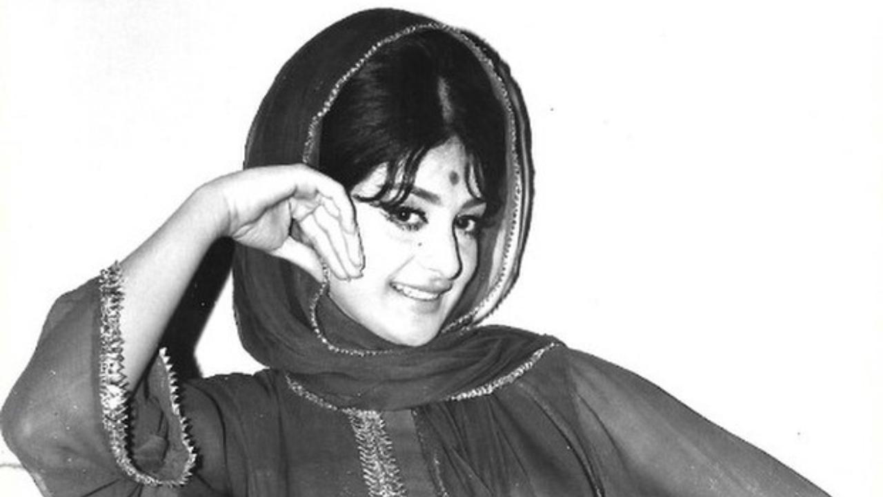 Veteran actress Saira Banu recently took a trip down memory lane and shared a black-and-white photograph of herself on social media. Saira Banu, who recently joined Instagram, reminisced about the days when she had a slender waistline measuring 22 inches. Read More