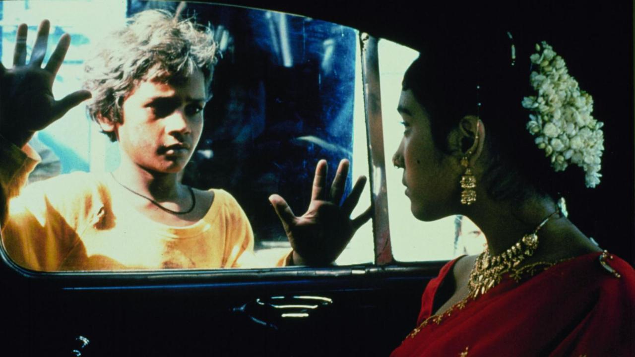 Salaam Bombay
Arriving in Mumbai from a village near Bangalore, Krishna finds himself penniless and alone. He gets ensnared in the city's intricate underworld, full of pushers, gangsters, tricksters, and sex workers. Their daily grind reveals the city's relentless anonymity, presenting both its freeing and scarring facets. Feels straight out of a Manto novel!