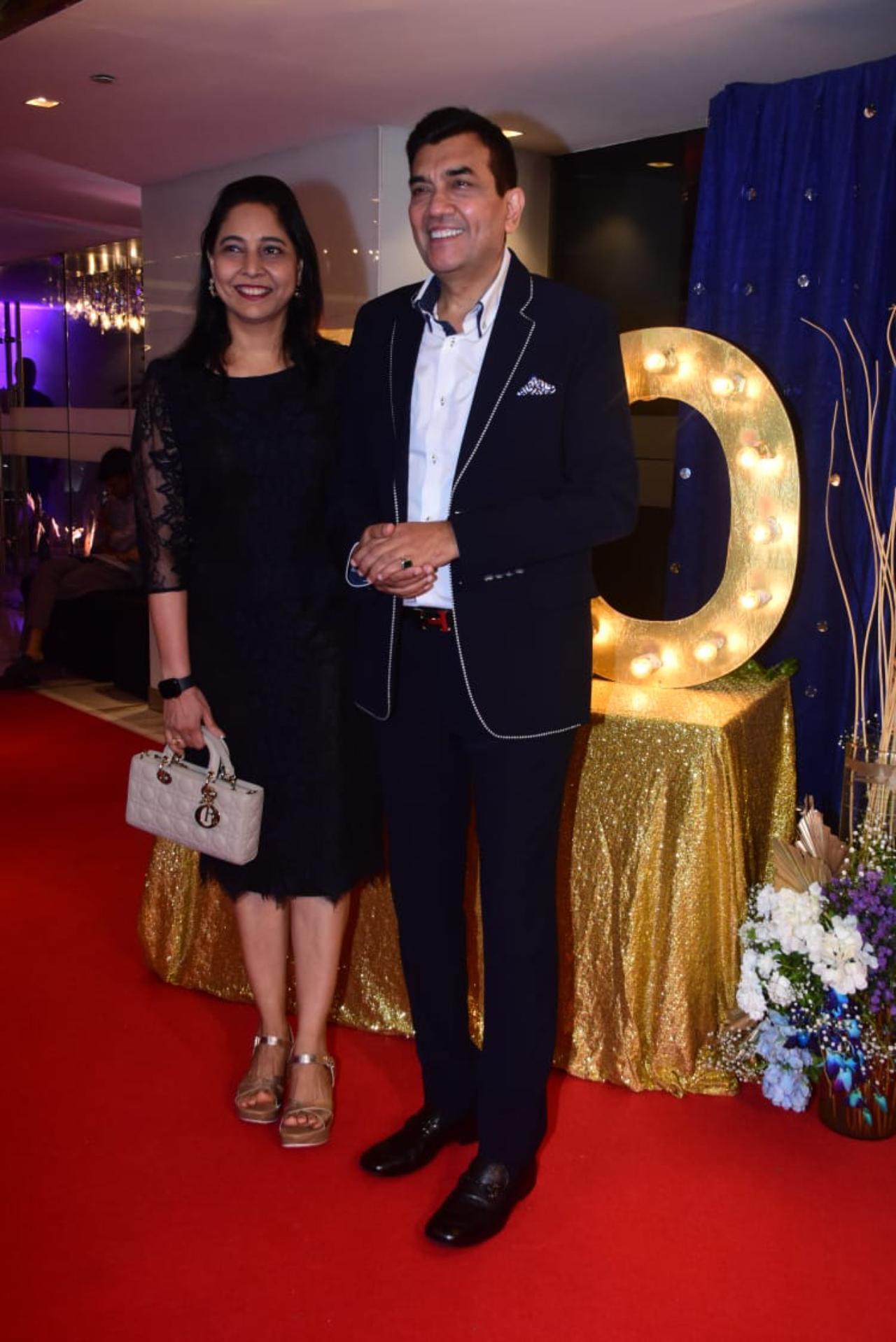 Sonu Nigam's friends extend beyond the realm of entertainment and music. Khaana Khazana masterchef Sanjeev Kapoor attended the birthday bash along with his wife Alyona Kapoor. It wouldn't be surprising if the acclaimed chef whipped up a surprise something for Sonu!