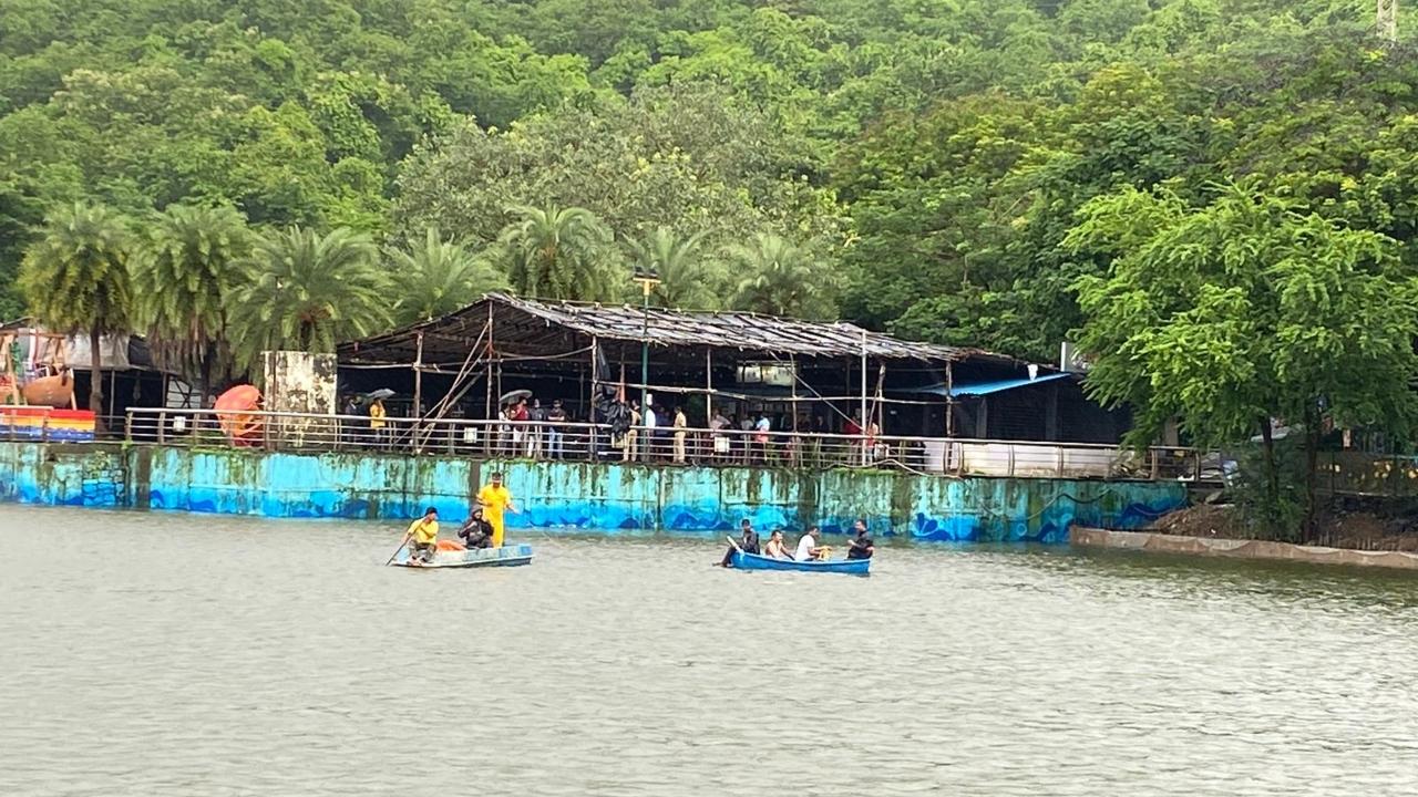 The personnel from the disaster management cell, the fire brigade and other civic officials have been conducting a thorough search operation in the vicinity of the incident. They were equipped with two boats, the teams are diligently scouring the area in hopes of locating the missing teenager, the RDMC said