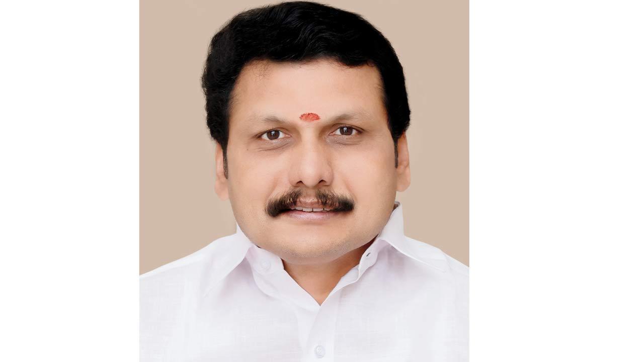 ‘Guv has no constitutional, legal right to sack ministers’