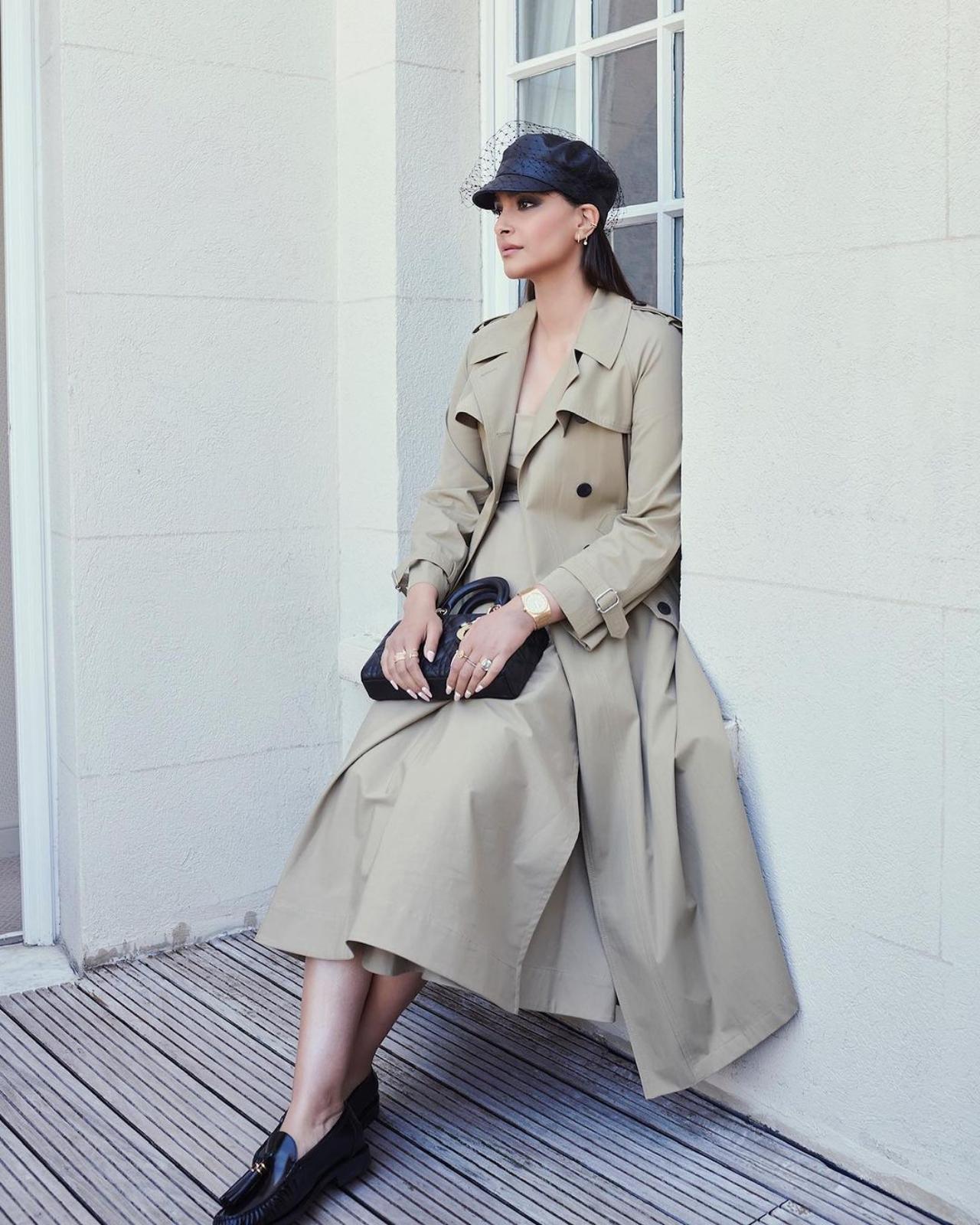 Sonam's photos garnered love from her fans, including her husband, Anand Ahuja and sister Rhea Kapoor