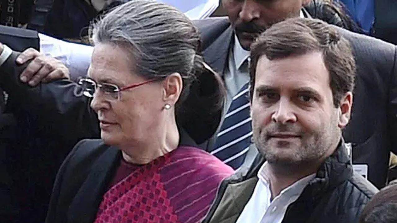 'Ma, epitome of grace under pressure': Rahul posts Sonia's pic from aircraft