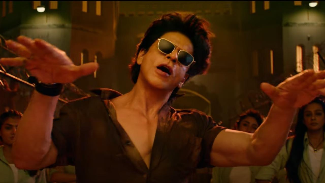 'Zinda Banda': Shah Rukh Khan dances with Sanya Malhotra, Priyamani in first song from Jawan