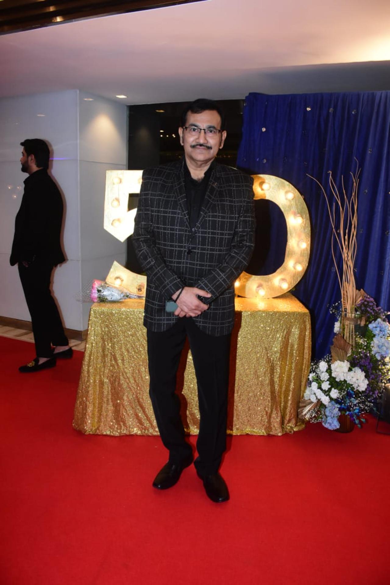 Playback singer Sudhesh Bhosle, who has sung songs like 'I Love You Bol Daal' along with Sonu Nigam also attended his birthday bash