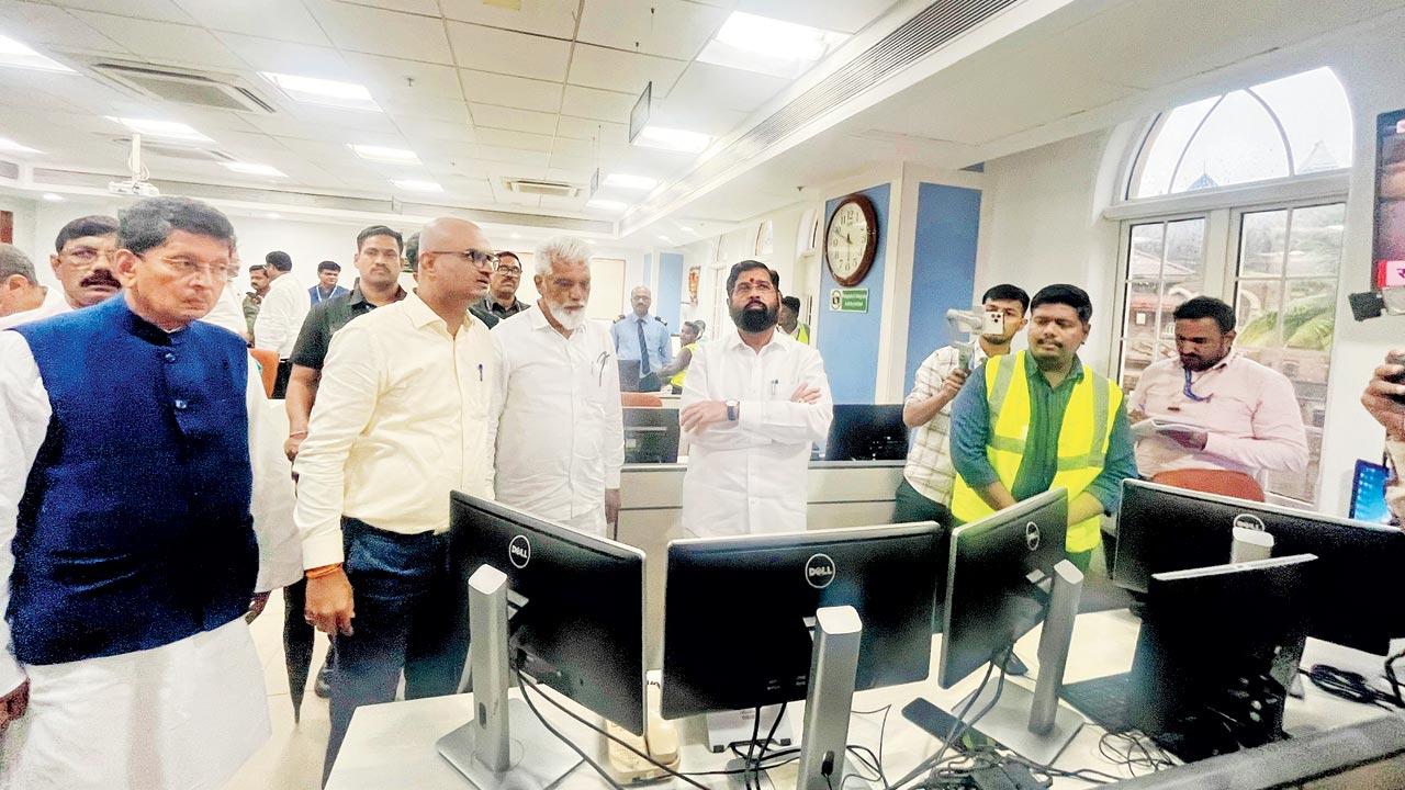 CM Eknath Shinde at BMC’s Disaster Management Control Room in Mumbai on Thursday. Pics/Atul Kamble