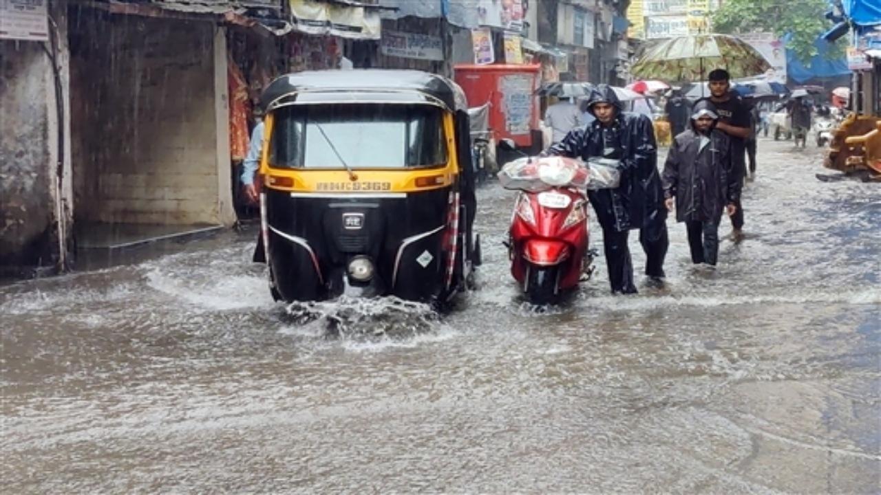 Maha: Several people evacuated from low-lying areas in Thane and Palghar as rivers swell