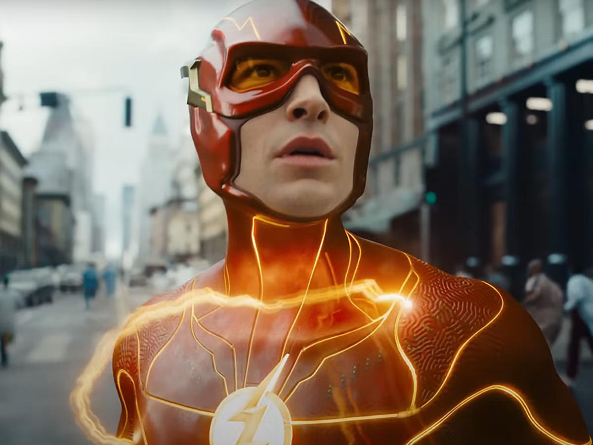 This completely changes reality and puts him in an alternate timeline where the Justice League, save for a retired Batman, doesn’t exist. Barry’s mom survives in this world, but he gets stuck in the past with a younger version of himself as the Kryptonian General Zod (from 2013’s Man of Steel) invades Earth. 