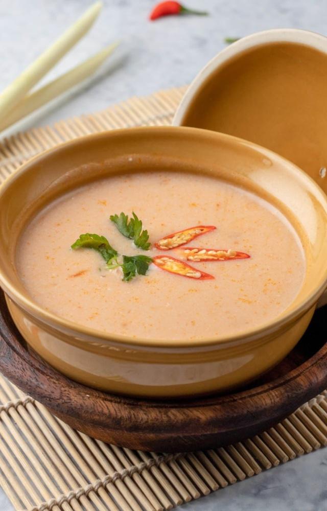 Since most of the soups include spices as their primary ingredients, it helps keep the body warm in the cool weather protecting it from catching cold