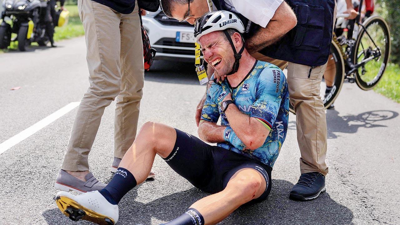 Tour de France: Crash ends Brit cyclist Cavendish’s record quest