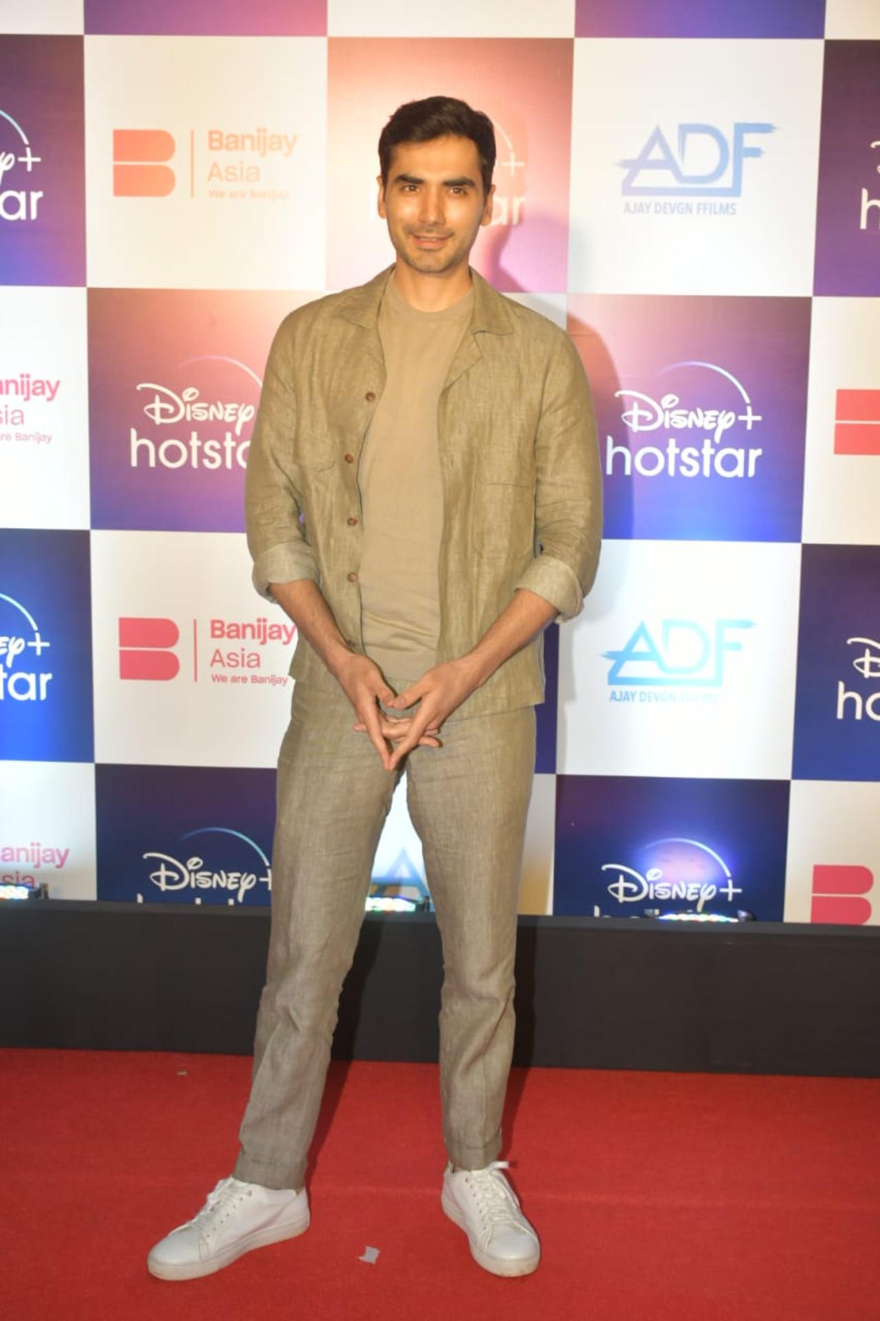 Ishwak Singh, who is riding high in the success of 'Rocket Boys' and 'Adhura' was seen making a stylish appearance at the screening