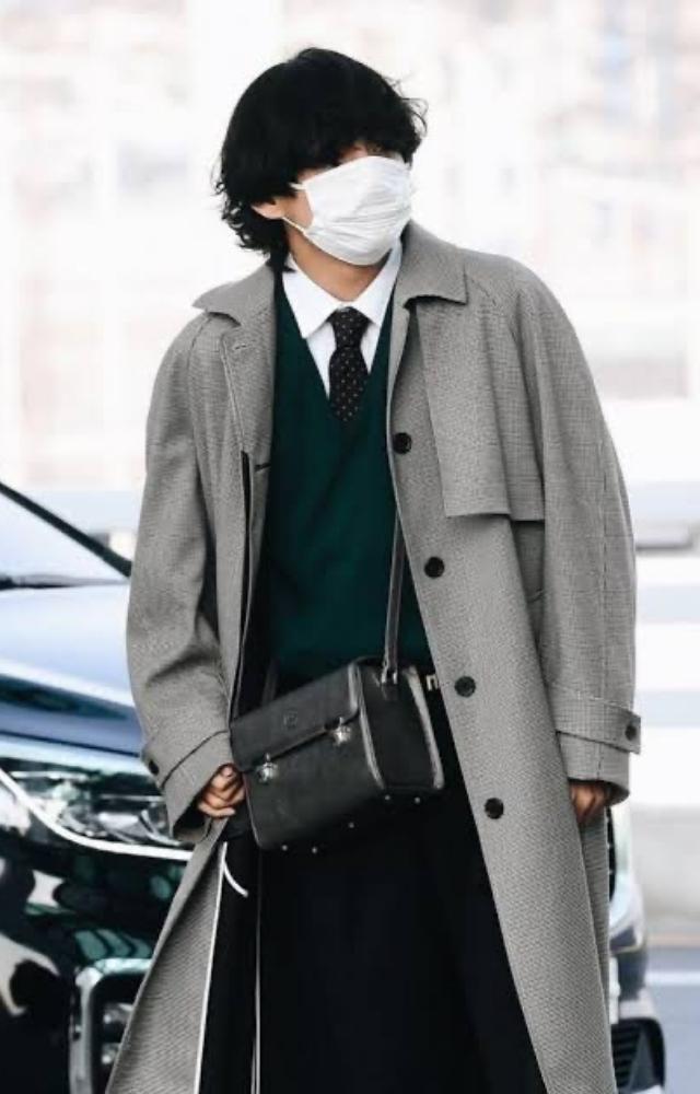 Kim Taehyung`s impeccable airport fits