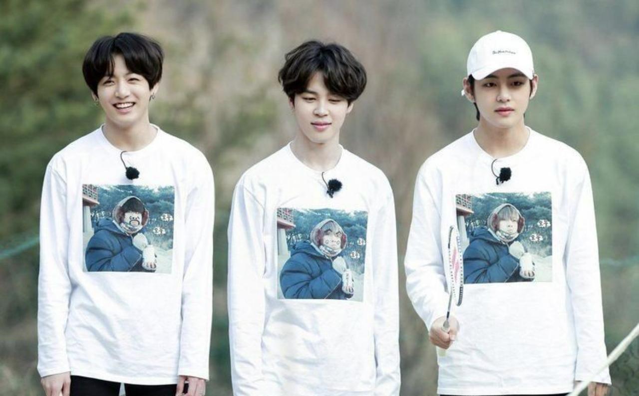 Download Jin BTS Cute White Hair Flannel Wallpaper