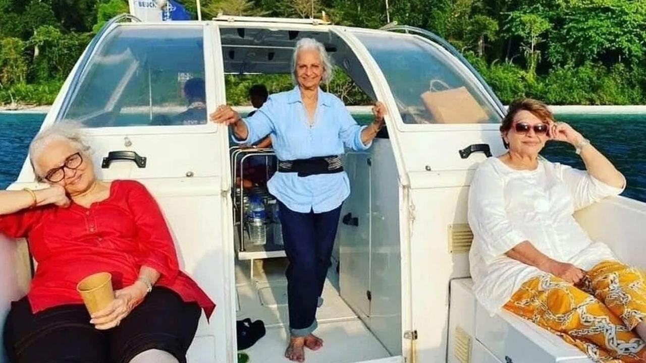 Waheeda Rehman, Asha Parekh and Helen
Veteran actresses Waheeda Rehman, Asha Parekh and Helen have been friends for years. The trio ensure that they do not miss their girl's trips till date. Sharing their pictures from a holiday in the Andamans, producer Tanujj Garg had said, 