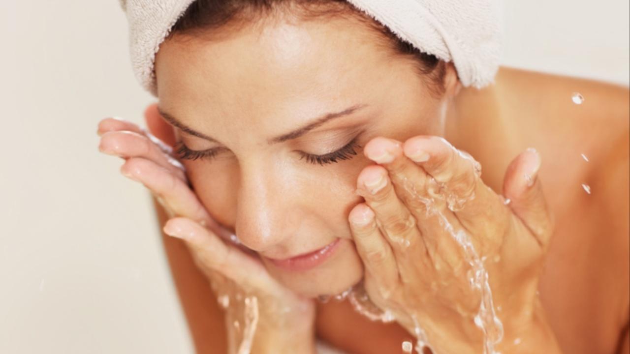 Wash your face with cold water. It helps in increasing blood circulation, reducing puffiness and give an added boost to glowing skin. Photo Courtesy: iStock