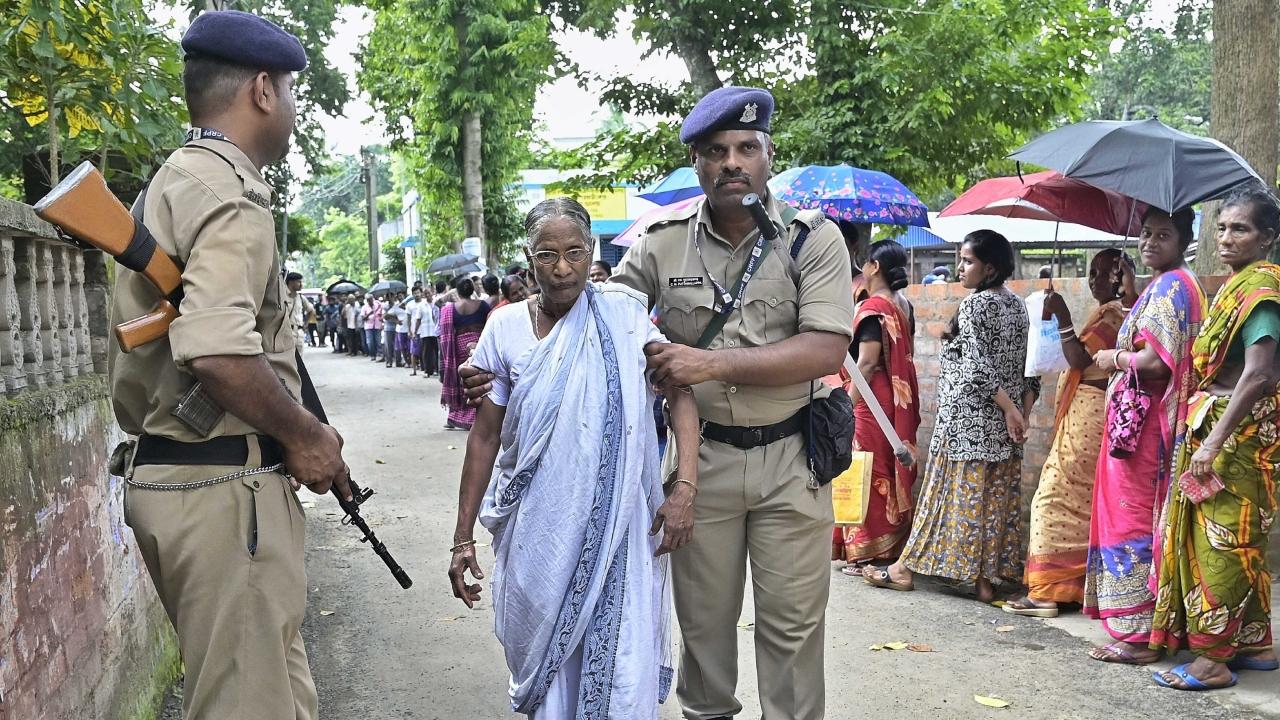 Among the districts where repolling was being held, violence-hit Murshidabad has the highest number of booths at 175, followed by Malda with 109. Repolling was also being held at 89 booths in Nadia, followed by Cooch Behar (53), North 24 Parganas (46), Uttar Dinajpur (42), South 24 Parganas (36), Purba Medinipur (31) and Hooghly (29), officials said