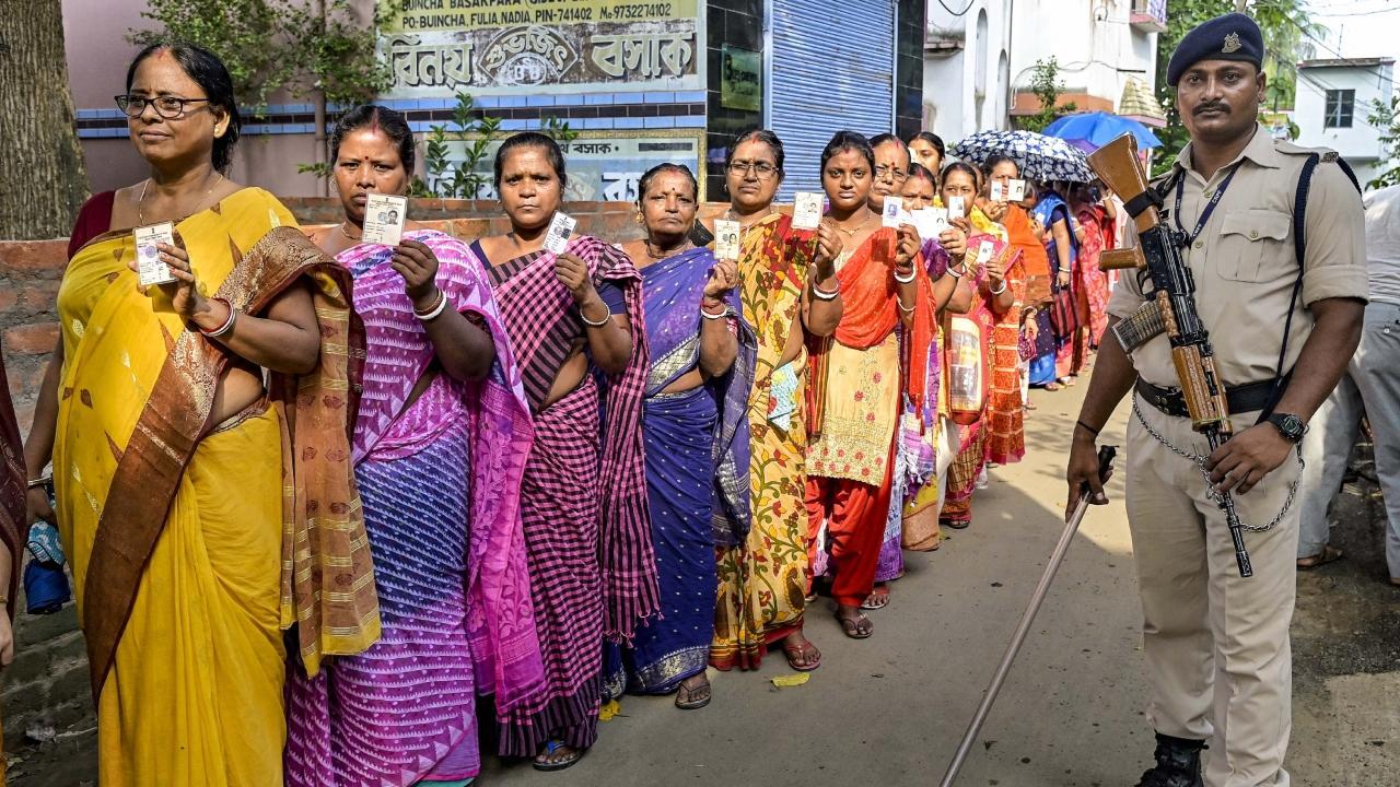 IN PHOTOS: Repolling across 19 districts of West Bengal for Panchayat elections