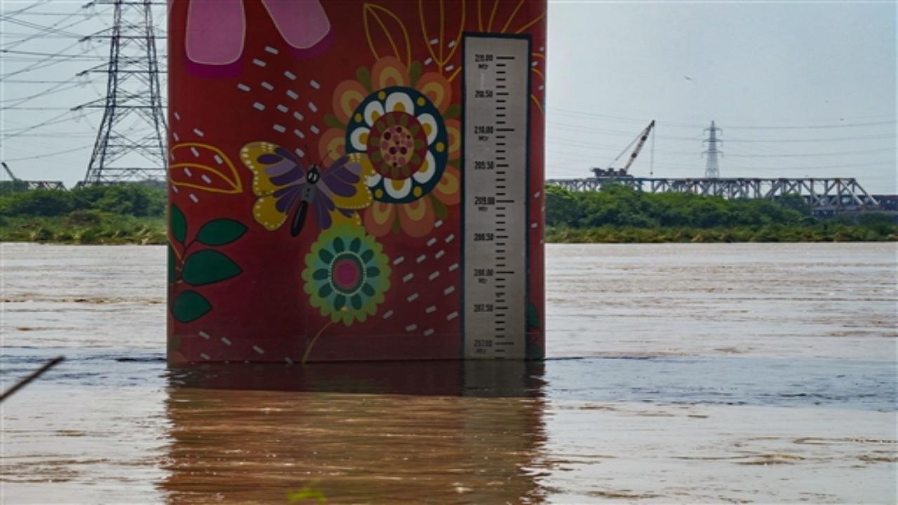 The rise in the river's water level is expected to impact the ongoing relief-and-rehabilitation work in the flood-affected low-lying areas of the national capital, officials said.
