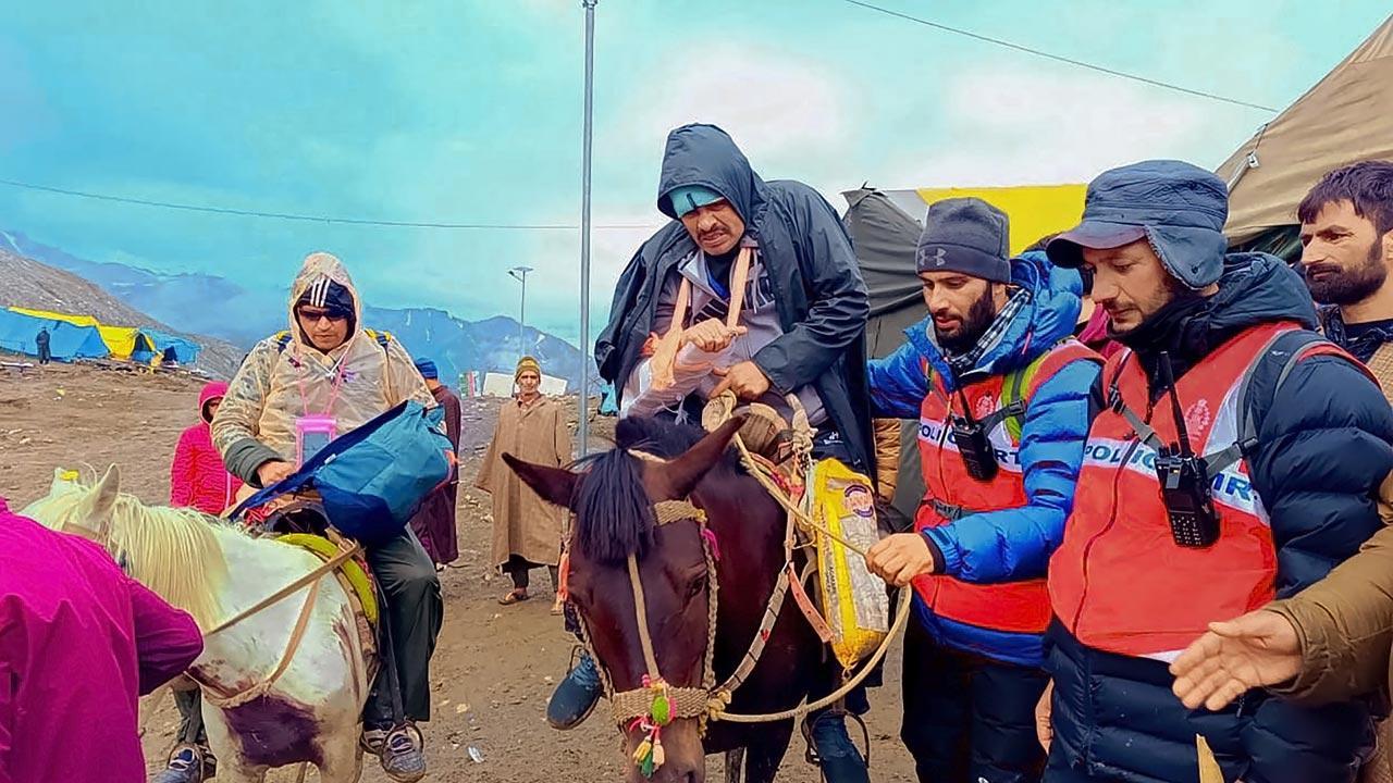 Over 7K perform Amarnath Yatra on 28th day, total crosses 3.77 L