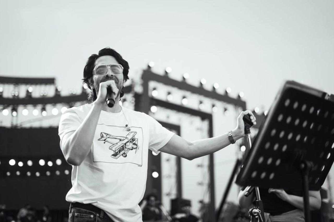 Ayushmann Khurrana is as much an evocative singer as a versatile actor. His Punjabi track ‘Pani Da Rang’ from his debut film ‘Vicky Donor’ became widely loved. Khurrana’s father used to play the flute, and his musical prowess was perhaps shaped by this. The actor has songs like ‘Naina Da Kya Kasoor’, ‘Mere Liye Tum Kaafi Ho’, ‘Nain Naa Jodeen’ to his credit and even performed his discography live in Dehradun earlier this year (Instagram)