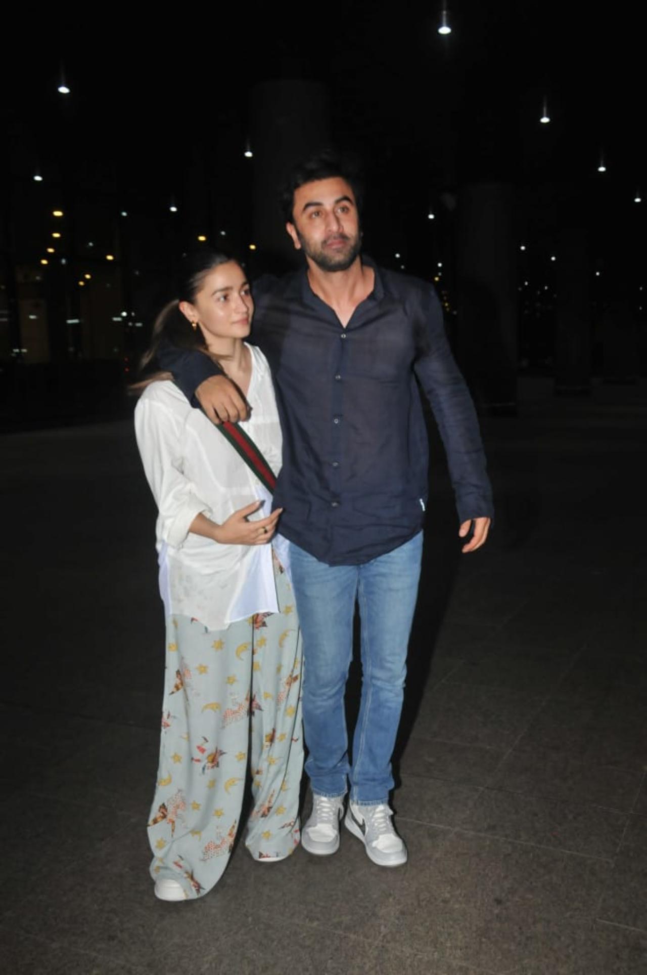 Both of them wore comfortable outfits. Alia wore a simple white shit along with a floral palazzo and a sling bag. She had her hair tied in a ponytail. Ranbir wore a navy-blue shirt and paired it with jeans. A video of them at the airport made a few fans point out how ‘exhausted’ Ranbir looked