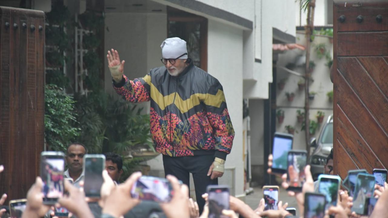 Amitabh Bachchan greets fans with smiles, waves and folded hands outside 'Jalsa'