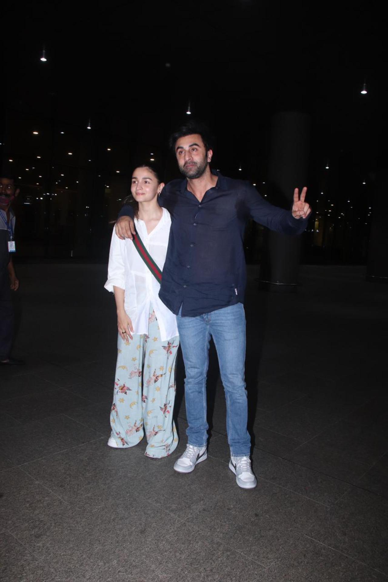 In this picture, Alia Bhatt and Ranbir Kapoor were all-smiles as they returned from their short vacation in Dubai with daughter, Raha Kapoor. They indulged the paparazzi and posed for pictures despite being tired from their long travels