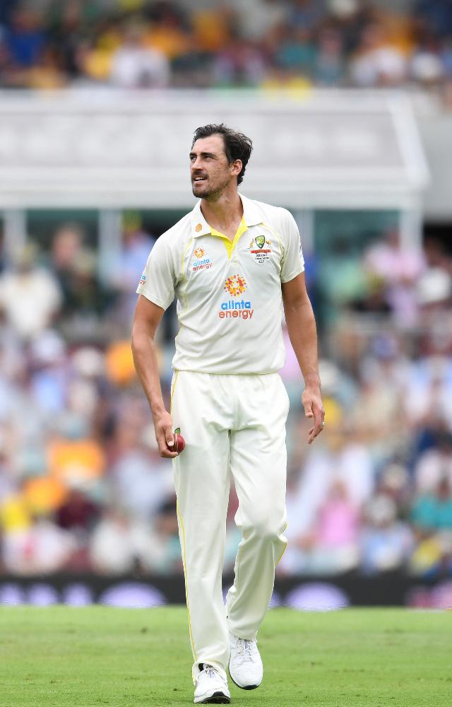 Australian pacer Mitchell Starc took 19 wickets in 5 matches with an average of 25.36.