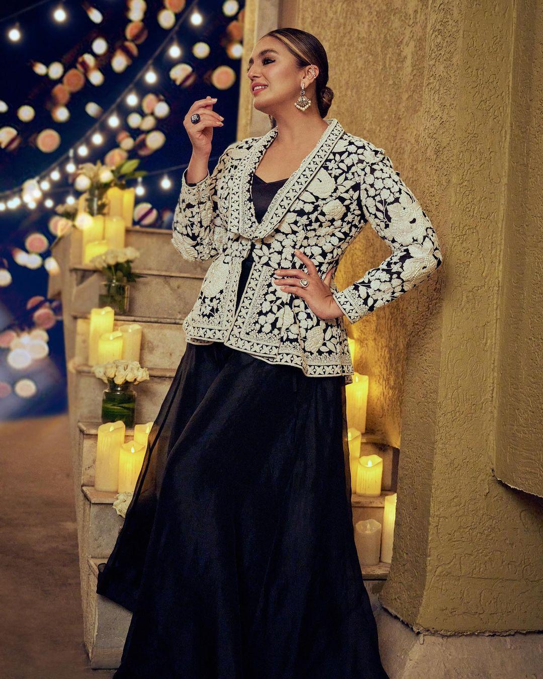 Huma Qureshi's stunning black and white Indo-western dress can be your way to escape monotony of tradition fits
 