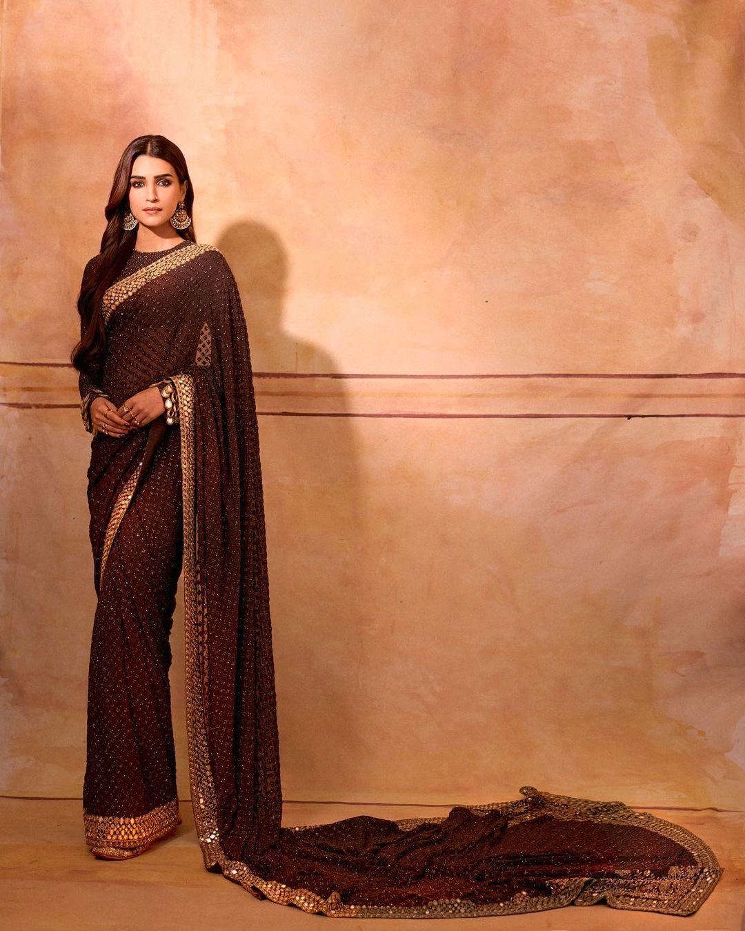Create a Kriti Sanon style Eid look with a simple saree and a long pallu
