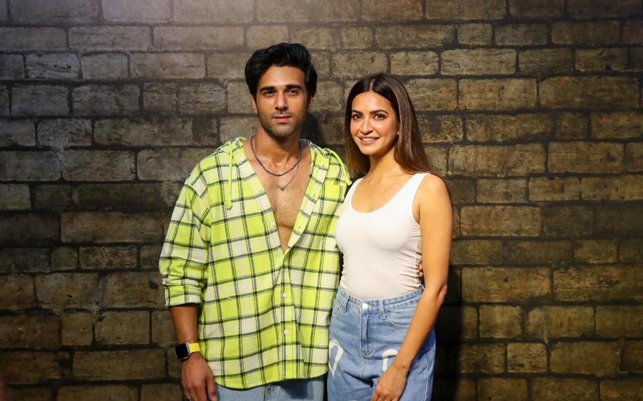 Ali Fazal and Pulkit Samrat had starred together in Fukrey. Pulkit attended the event to support his friend, along with girlfriend and ‘Veerey Ki Wedding’ actress Kriti Karbhanda