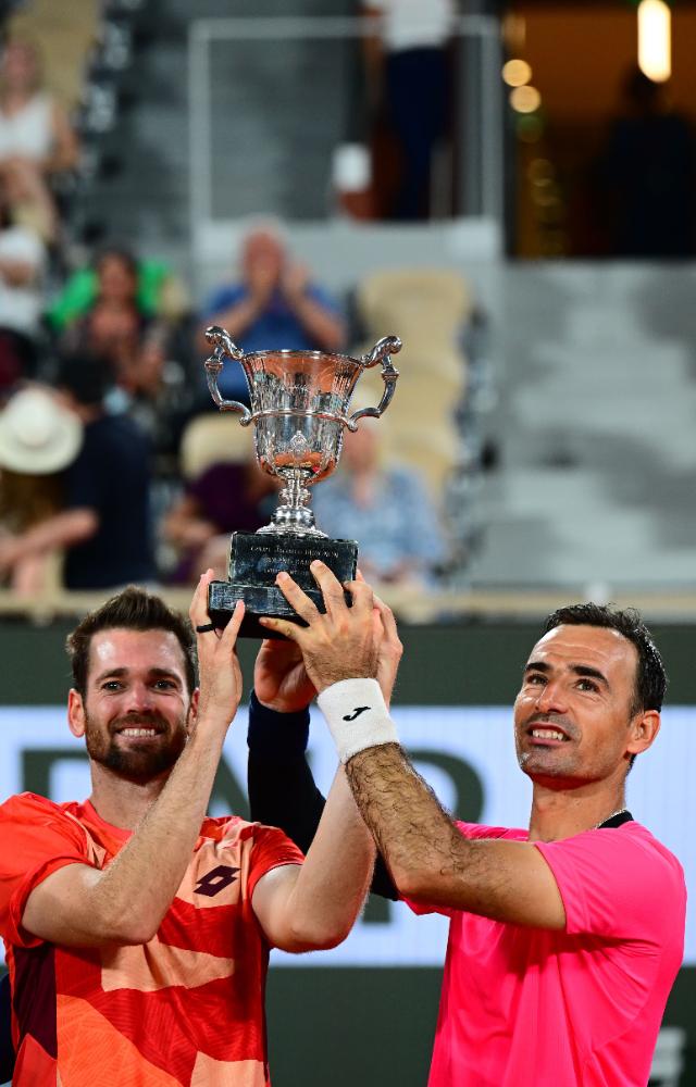 The Croatian-American pairing of Ivan Dodig and Austin Krajicek registered a 6-3, 6-1 victory against Sander Gille and Joran Vliegen in men`s doubles final.