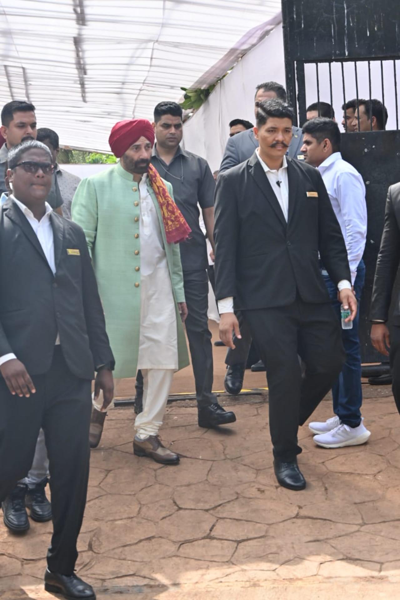 Sunny Deol was aptly dressed for the festivities in a classy sage and white kurta with golden buttons (Pic Credits: Yogen Shah)