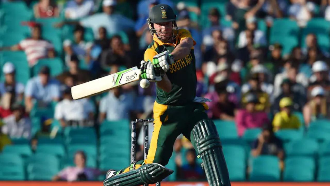5. AB de Villiers – South Africa
AB de Villiers has 1207 World Cup runs to his name, his highest score being 162*. He holds the record of fastest ODI 150, a feat he achieved in just 65 deliveries vs West Indies in the 2015 World Cup. In the three editions of ICC ODI World Cup that he was a part of, de Villiers smashed four centuries and six half-centuries.