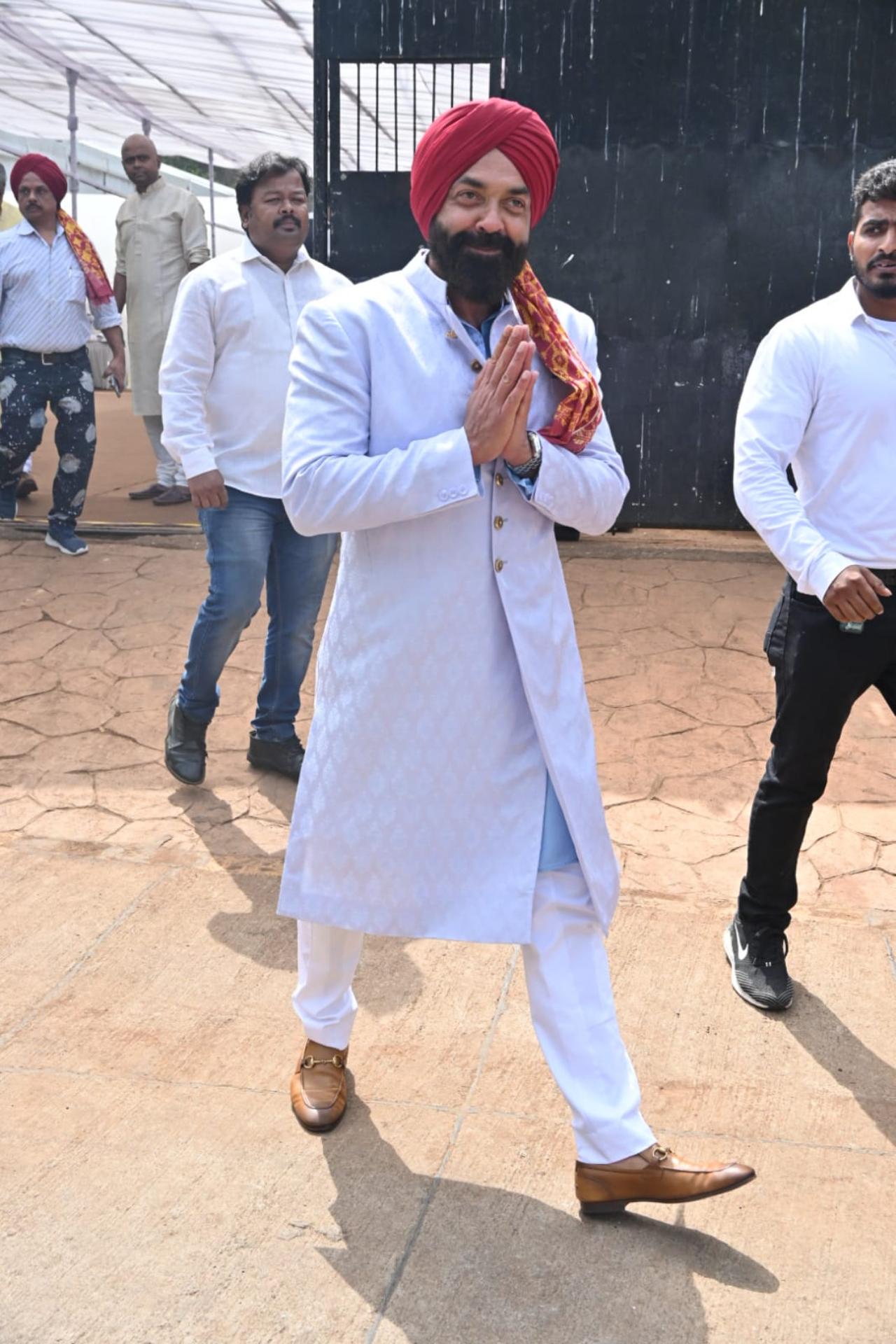 Other family members were also in attendance of the ceremony. They included uncle Bobby Deol who looked dapper in his cerulean kurta