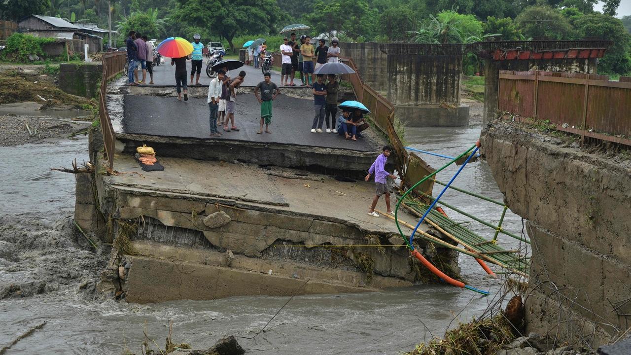 The flood waters have submerged 5936.63 hectares of cropland in the flood-hit districts.