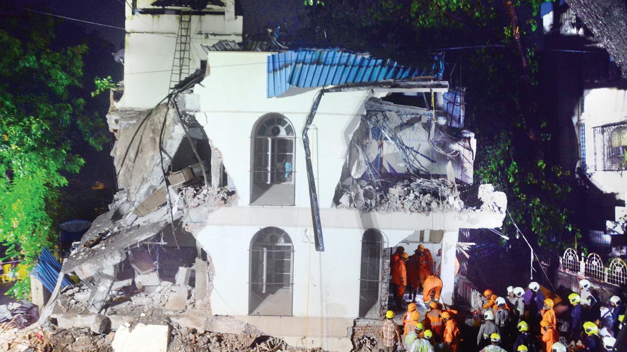 Ghakopar building collapse: After chaos of day 0, death strikes on day 1