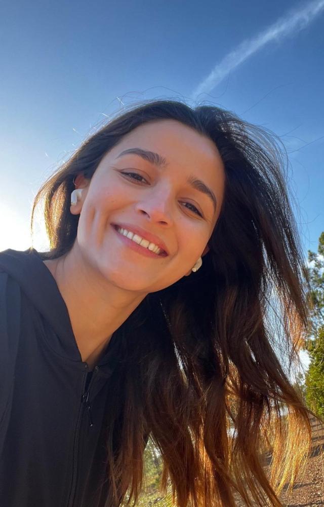 Alia Bhatt`s sun-kissed pictures 