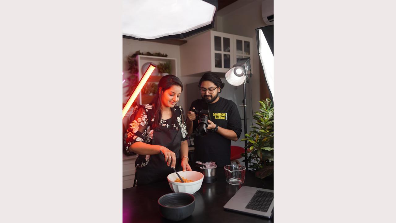 “Prepare to Be Wowed: Aman Sureka, the Sensational ‘Spoons of Dilli,’ Reigns Supreme as Instagram’s Unparalleled Food Content Giant!”