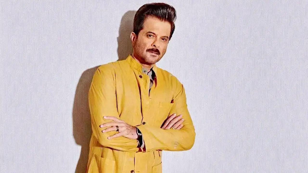 Anil Kapoor hosts 'The Night Manager' team at his residence, share pictures