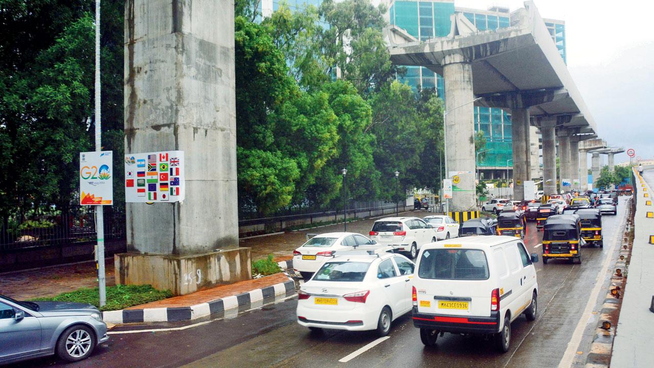 The vicinity of Jio World Drive at Bandra Kurla Complex, Bandra East is shorn of barriers on Thursday. Pic/Satej Shinde